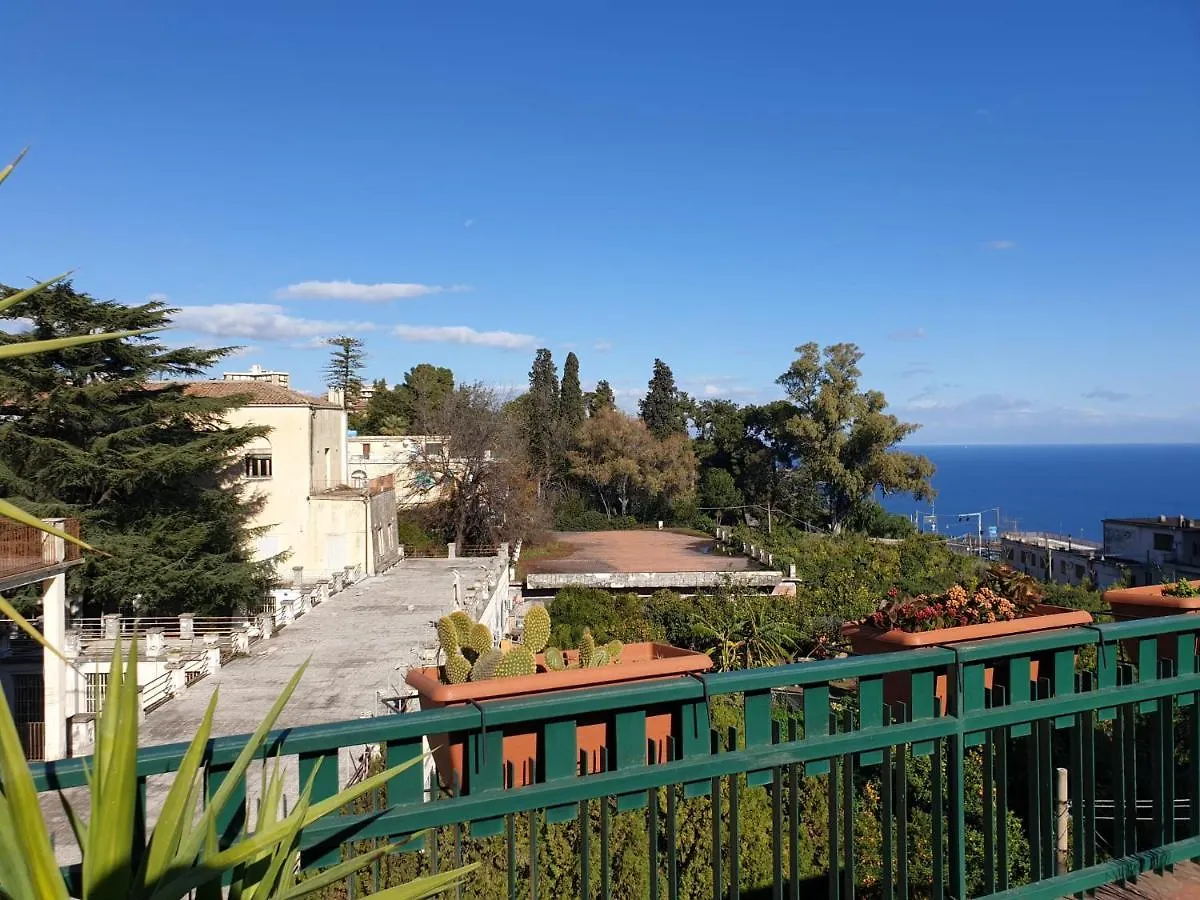Bright And Panoramic Apartment In Aci Center Acireale