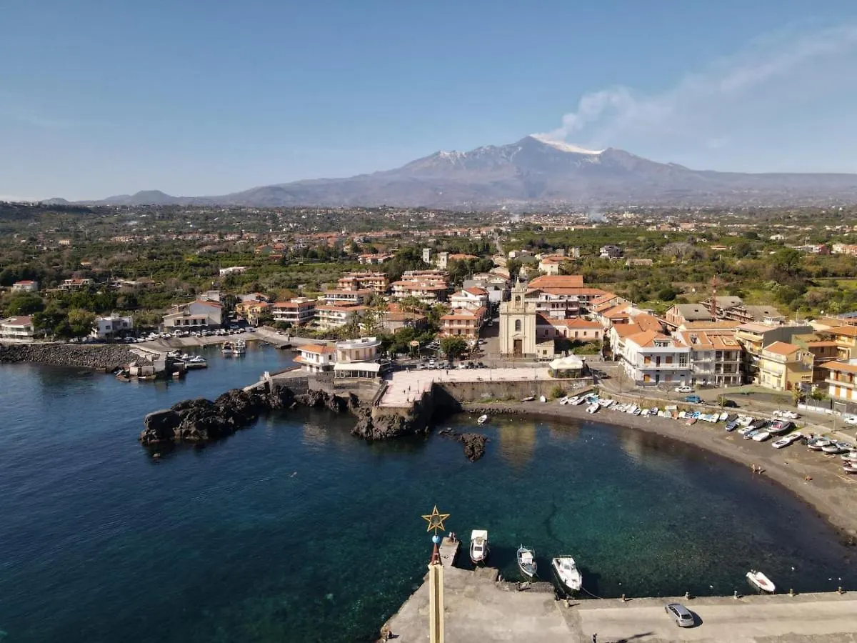 Bright And Panoramic Apartment In Aci Center Acireale